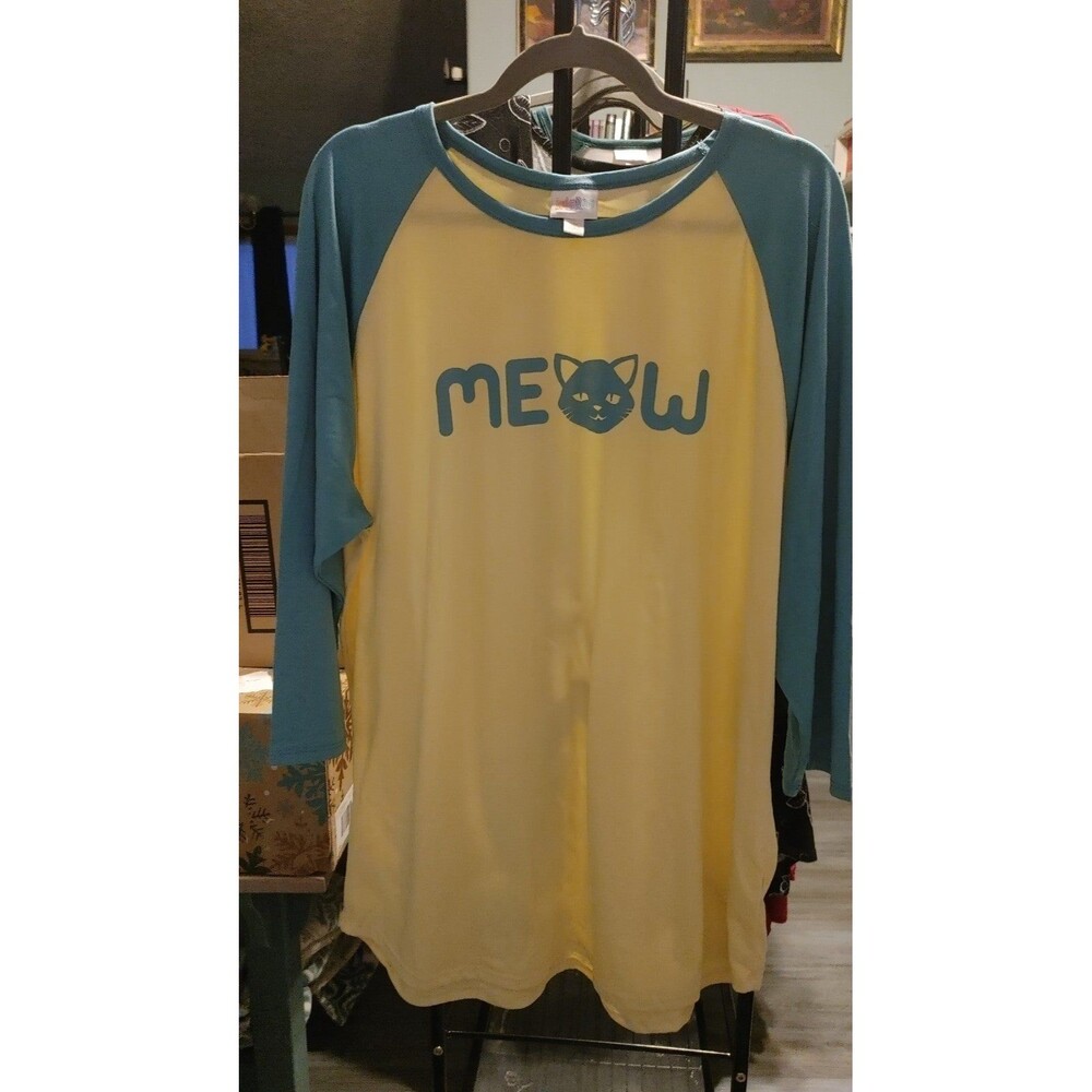 LuLaRoe Randy raglan tee 3X Cat Meow
